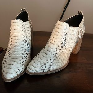 Skin skinned booties
